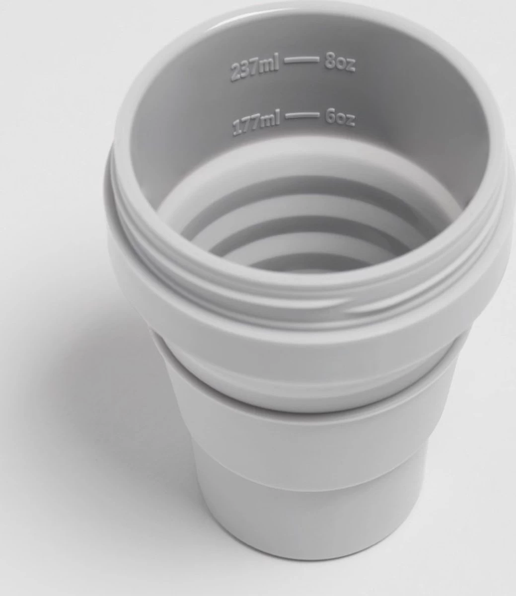 STOJO - Opvouwbare Beker - To Go - Grijs - 237ml - Herbruikbaar 7 STOJO - Opvouwbare Beker - To Go - Grijs - 237ml - Herbruikbaar - Afbeelding 5