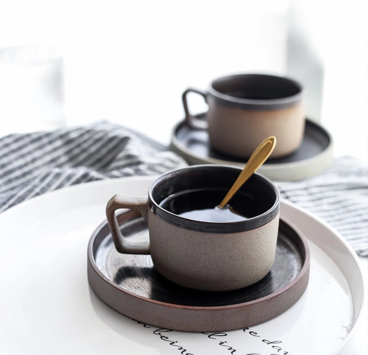 House Of Husk® Keramieke Kop En Schotel Set - Koffiekopjes - Theemokken - Koffiemokken - 250 Ml - Bruin Aardewerk 4 House Of Husk® Keramieke Kop En Schotel Set - Koffiekopjes - Theemokken - Koffiemokken - 250 Ml - Bruin Aardewerk - Afbeelding 2