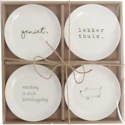 Bord Set Van 4 Stuks ø15cm . Met Tekst Geniet / Lekker/ Vandaag Is Mijn Lievelingsdag /hondje Gusta
