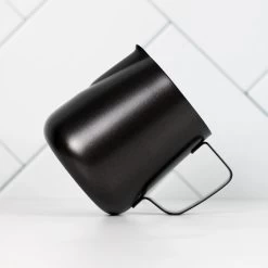 Melkopschuimkannetje Essentials - Zwart - 350ml - Melkkannetje Opschuim - Melkkannetje RVS - Melkkan -Keukenserie Winkel 1200x1200 1094