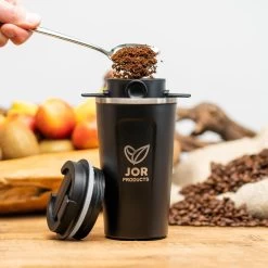 JOR Products® Thermobeker - Koffiezetapparaat - Koffiebonen - Thee - Koffiemachine - Thermoskan - Espressomachine - Reizen - Camping - Koffiefilterhouder 22 JOR Products® Thermobeker - Koffiezetapparaat - Koffiebonen - Thee - Koffiemachine - Thermoskan - Espressomachine - Reizen - Camping - Koffiefilterhouder -Keukenserie Winkel 1200x1200 289