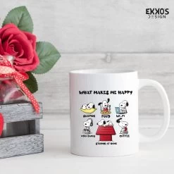What Makes Snoopy Mok - Peanuts - Grappige Cadeautjes - Valentijn Cadeautje Voor Hem - Valentijn Cadeautje Voor Haar - Moederdag Cadeau - Valentijdag Cadeau - Cadeau Voor Vrouw - Mokken En Bekers - Cadeau Voor Moeder - Mama Cadeau - Koffiemok -Keukenserie Winkel 1200x1200 492