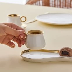 Karaca -Delon- Set Van 2 Koffiekopset-voor Twee Personen-Turkse Koffie-espresso-wit-gold-porselein- 7 Karaca -Delon- Set Van 2 Koffiekopset-voor Twee Personen-Turkse Koffie-espresso-wit-gold-porselein- -Keukenserie Winkel 1200x1200 660