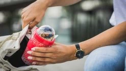 Sareva Muesli Beker - Met Lepel - Yoghurt 2 Go - Rood -Keukenserie Winkel 1200x674