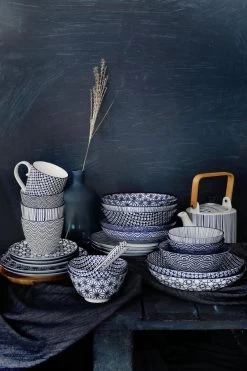 Tokyo Design Studio Nippon Blue Sushiserviesset - Porselein - 6 Delig - 2 Persoons 13 Tokyo Design Studio Nippon Blue Sushiserviesset - Porselein - 6 Delig - 2 Persoons -Keukenserie Winkel 799x1200 5