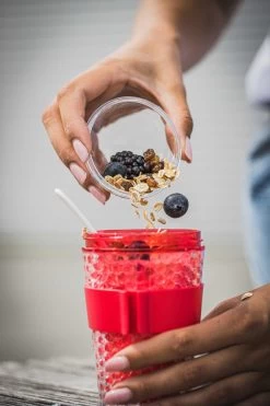 Sareva Muesli Beker - Met Lepel - Yoghurt 2 Go - Rood -Keukenserie Winkel 800x1200 8