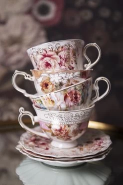 Clayre & Eef Kop En Schotel 200 Ml Roze Wit Porselein Rond Bloemen Servies Cadeau Voor Haar Cappuccino 14 Clayre & Eef Kop En Schotel 200 Ml Roze Wit Porselein Rond Bloemen Servies Cadeau Voor Haar Cappuccino -Keukenserie Winkel 801x1200 1