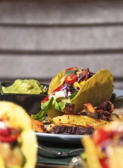 Krumble Taco Houder - Taco En Tortilla Houder Voor 4 Stuks - Serveerschalen - Koken & Tafelen - Kookgerei - Snack- & Tappasschalen - Metaal - Zilver -Keukenserie Winkel 876x1200