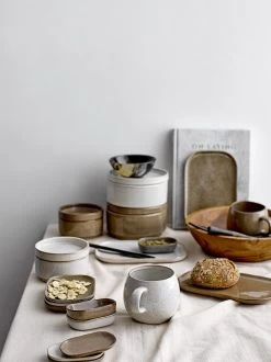 Bloomingville Addison Mokken - Aardewerk - Set Van 3 9 Bloomingville Addison Mokken - Aardewerk - Set Van 3 -Keukenserie Winkel 899x1200 9